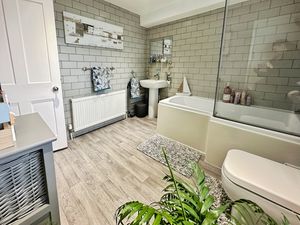 High Street- click for photo gallery